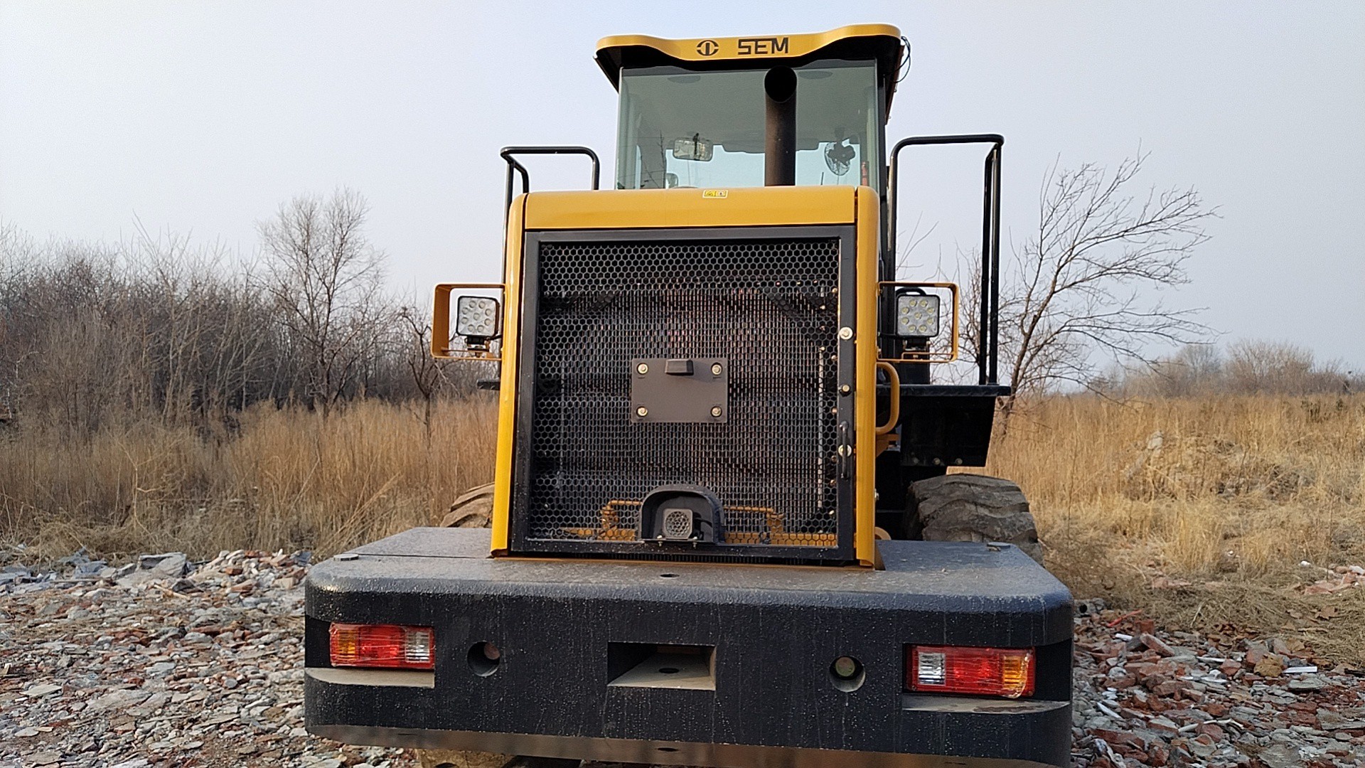 Machines chargeuses sur pneus SEM  SEM 636D chargeuse sur pneus 3 tonnes