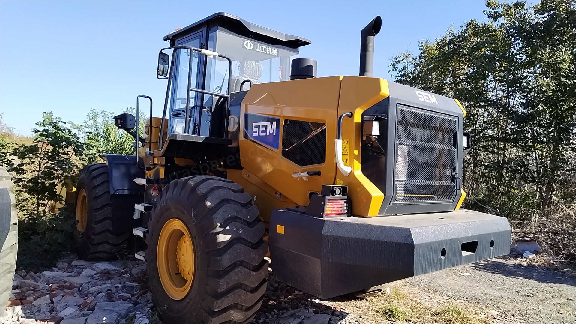 Machines chargeuses sur pneus SEM  SEM 656F Chargeuse sur pneus 5 tonnes