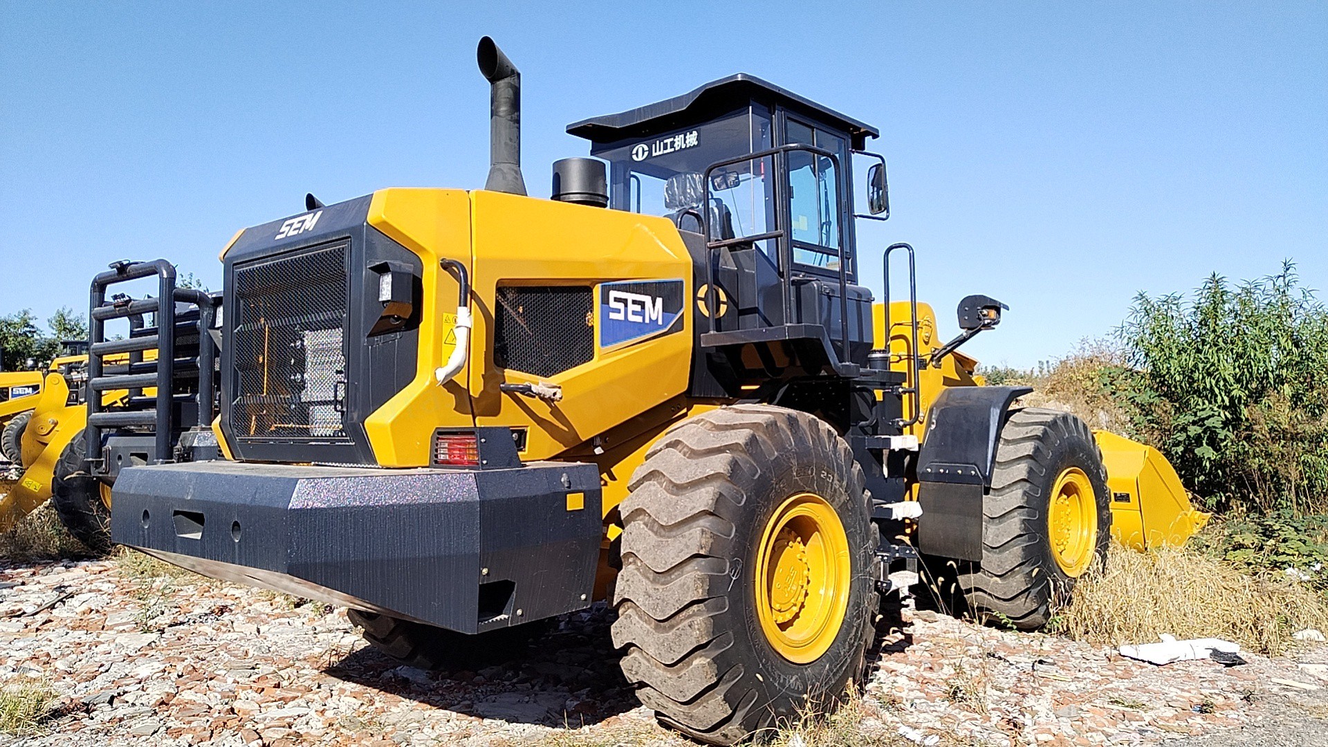 Machines chargeuses sur pneus SEM  SEM 656F Chargeuse sur pneus 5 tonnes