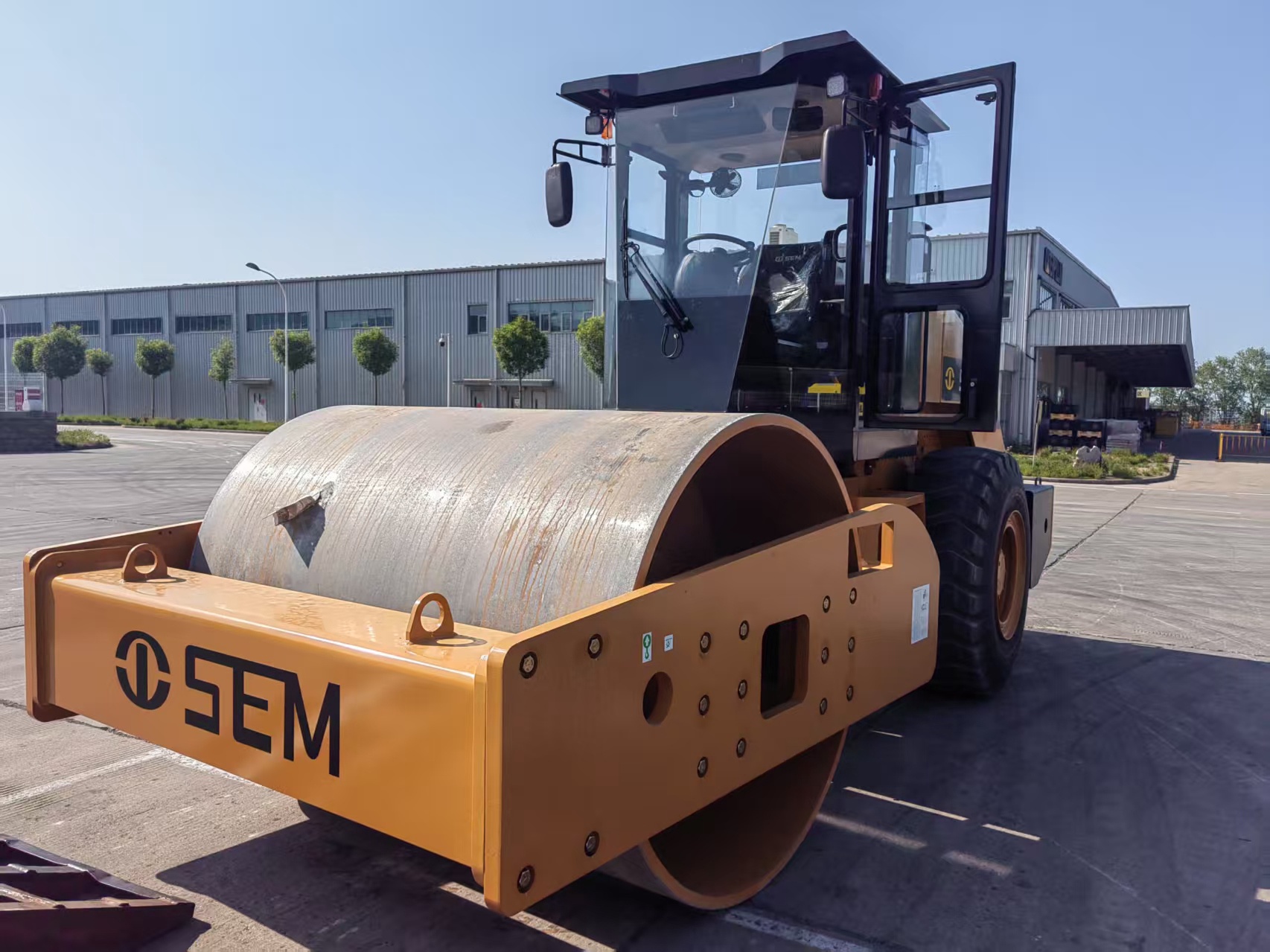 Rouleaux compresseurs SEM SEM 518