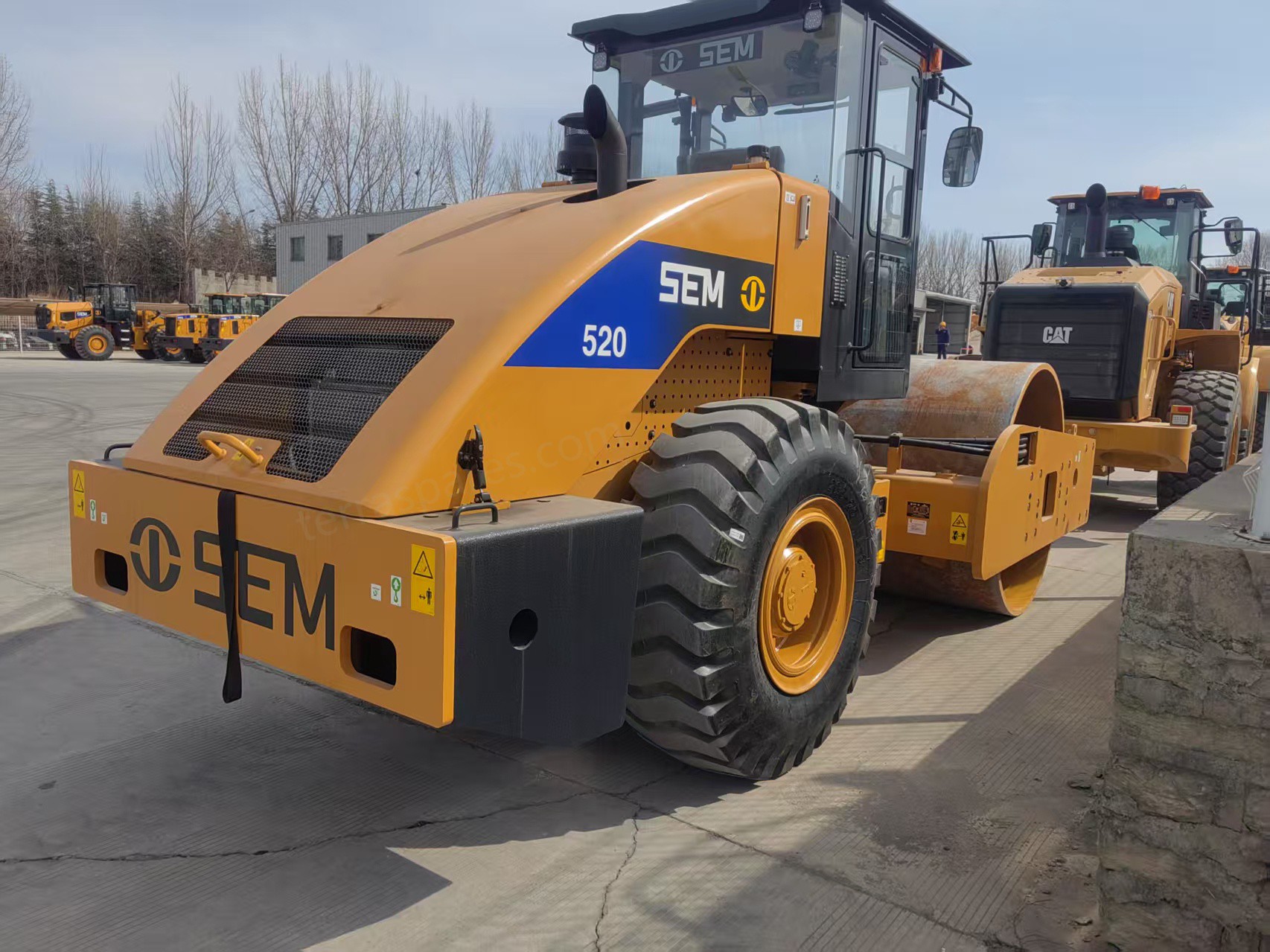 Machines de rouleaux compresseurs SEM  SEM 520