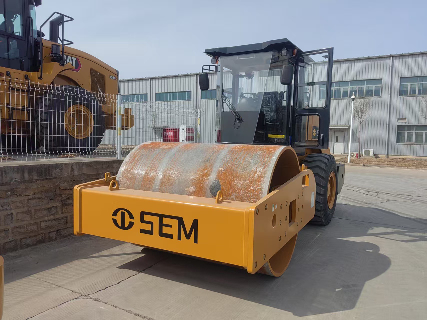 Machines de rouleaux compresseurs SEM  SEM 520