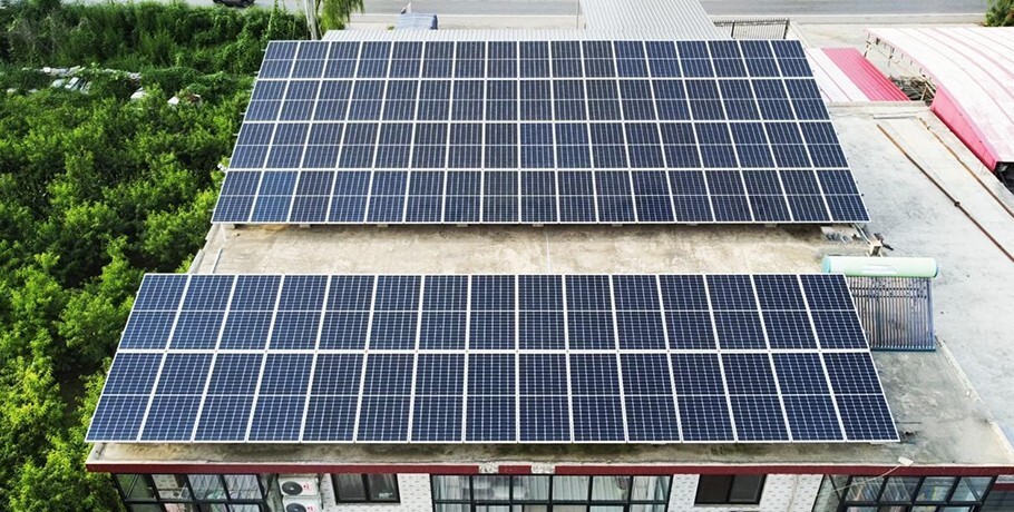 What are the advantages and application areas of solar photovoltaic power generation?