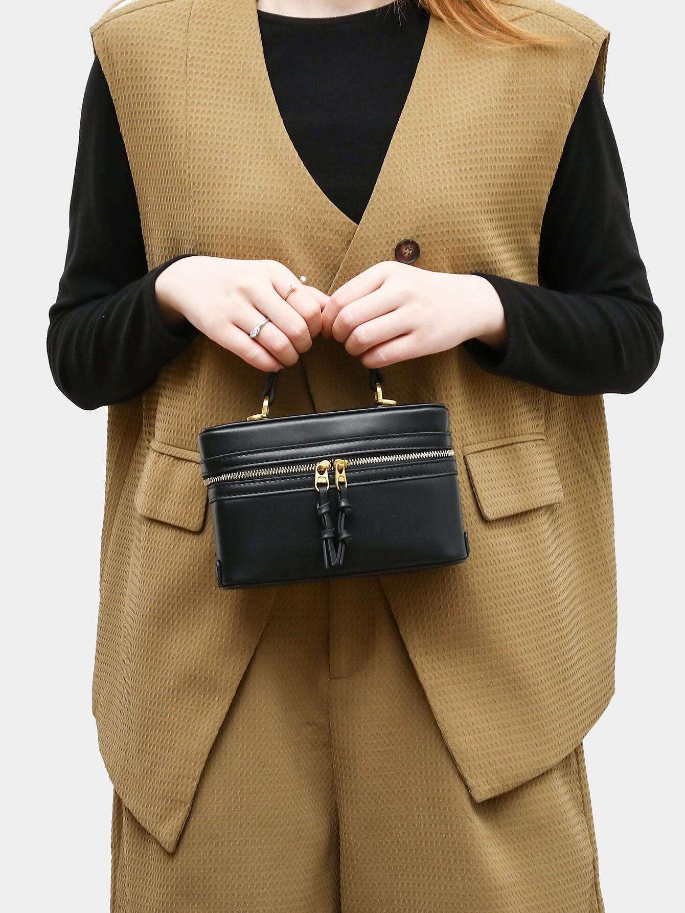 Wholesale of handbags made of PU material  