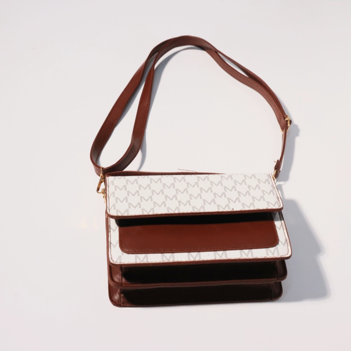 Wholesale of handbags made of PU material