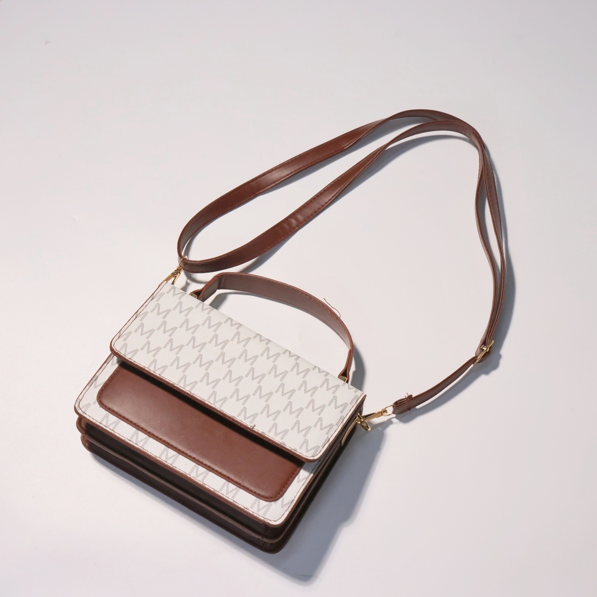 Wholesale of handbags made of PU material