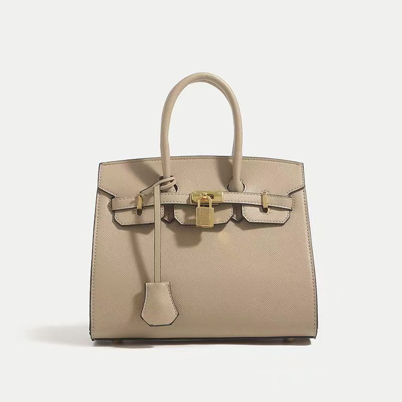 Wholesale of handbags made of PU material