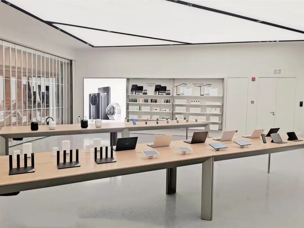 Mobile experience desk