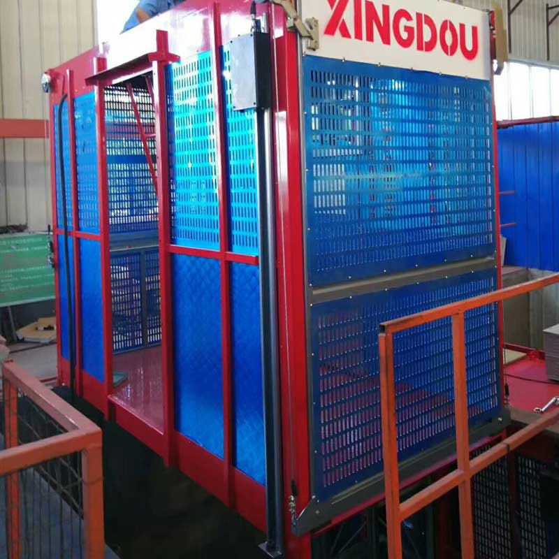 Why Every Construction Site Needs a Reliable Hoist