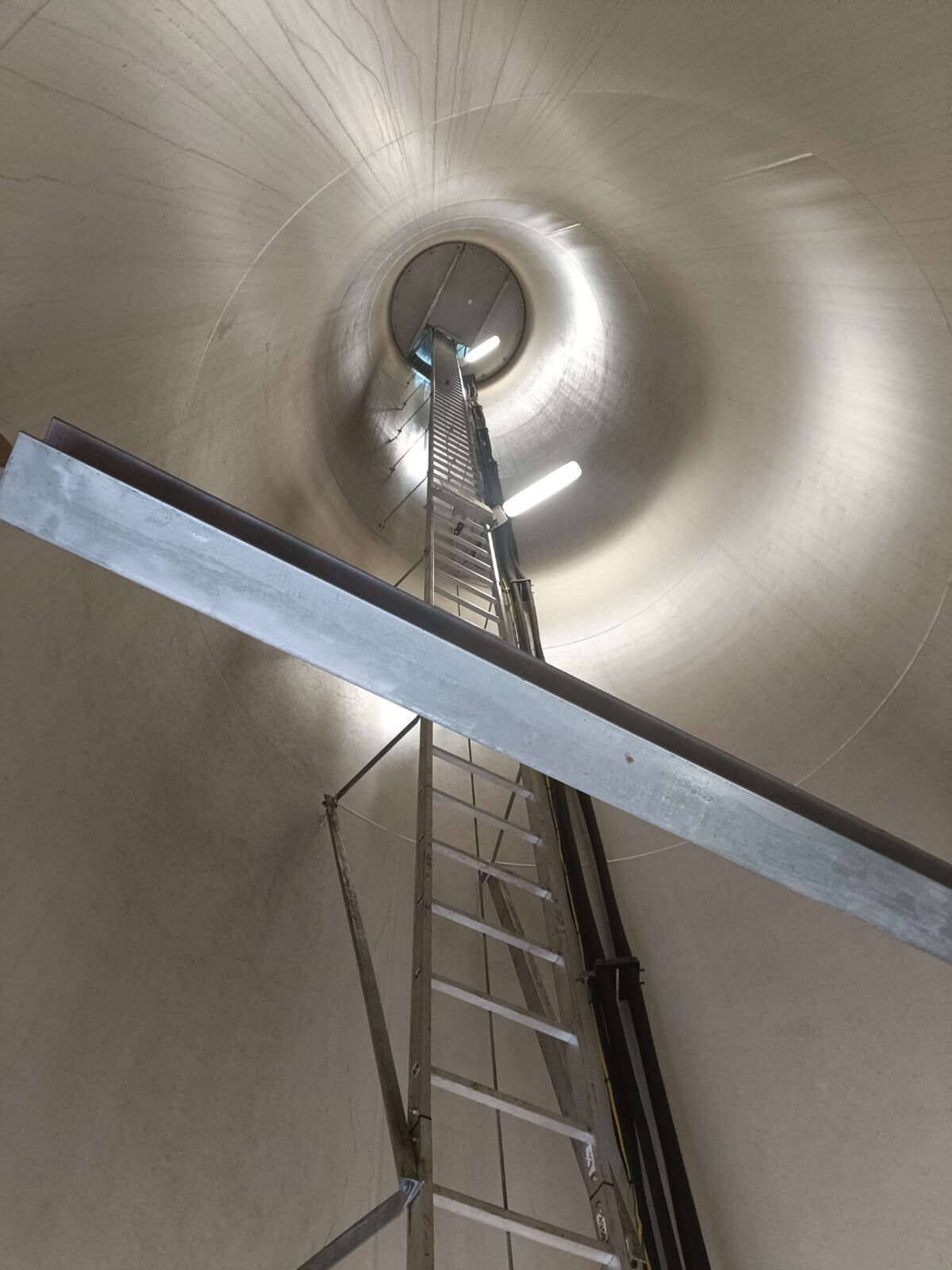 non-climbing device (2).jpg