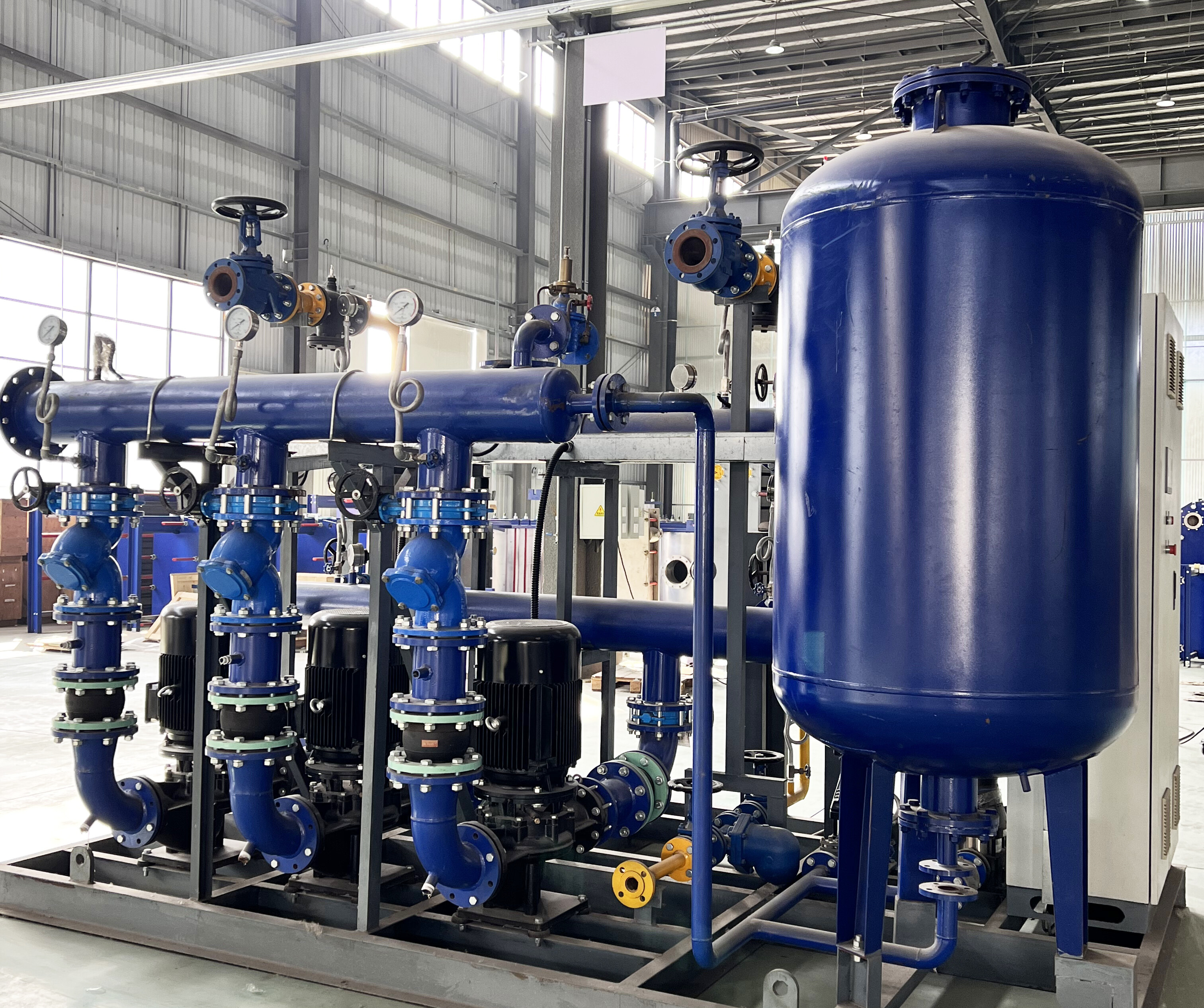 A five-star hotel has been upgraded to a plate heat exchanger.