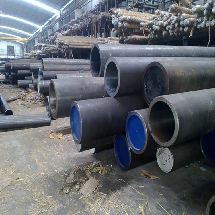 Hydraulic cylinder pipe