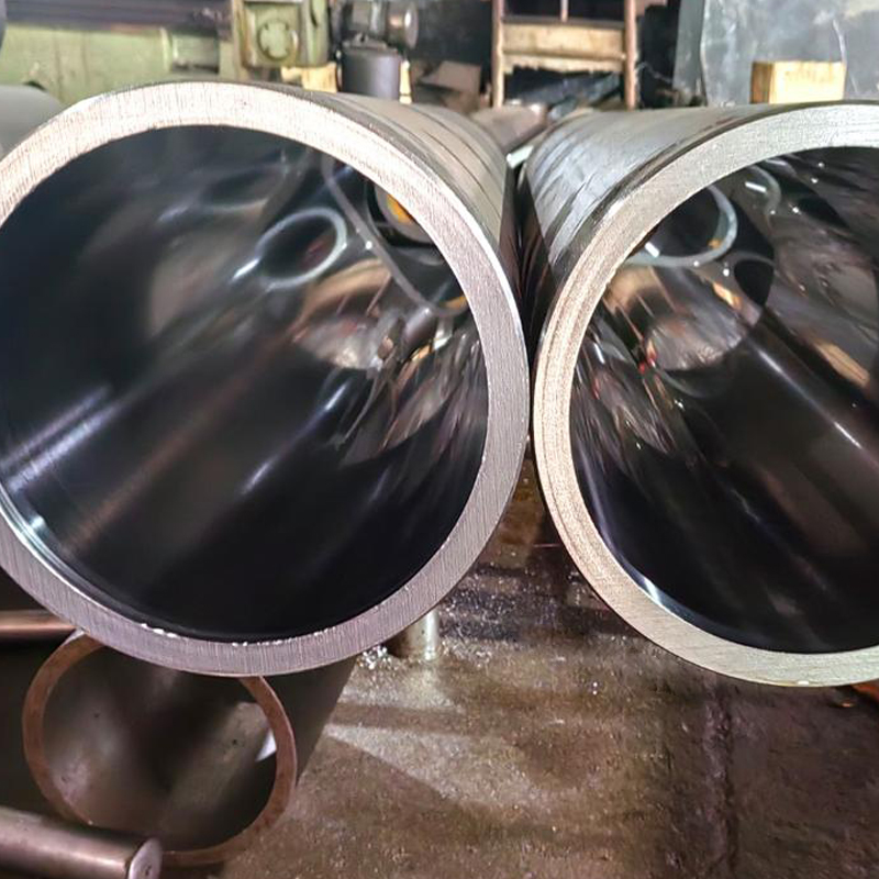 Hydraulic cylinder pipe