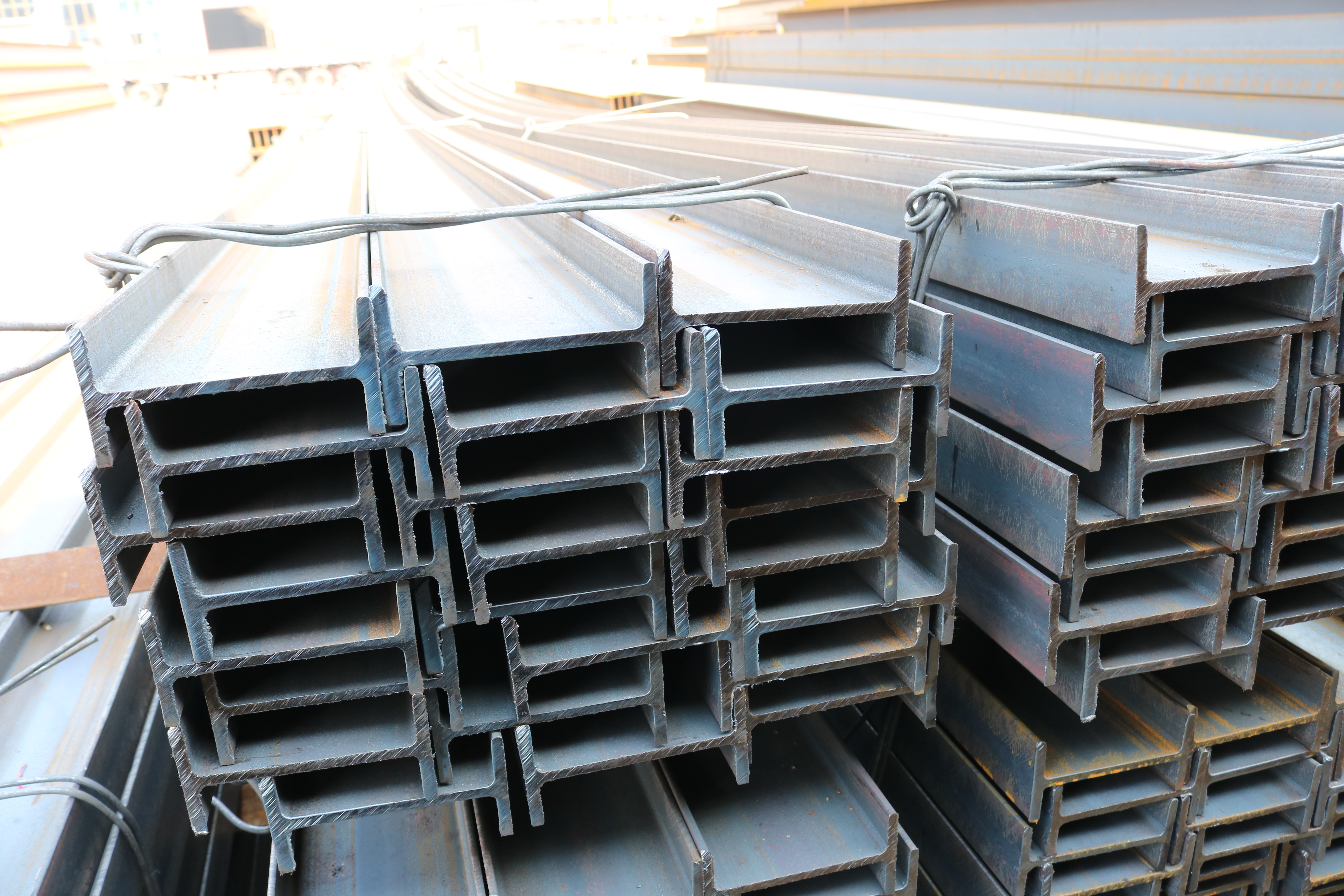 Angle steel weld cracking risk spikes when using low-hydrogen electrodes on hot-rolled material