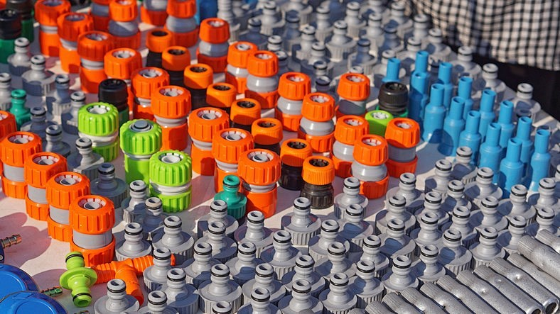 Zibo Huiwen can customize manufacturing of various plastic injection components