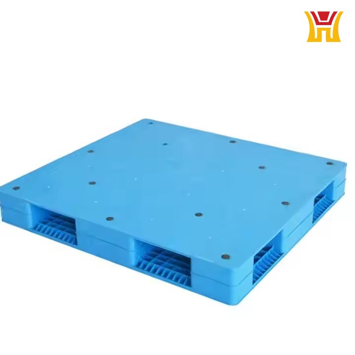 Plastic Pallet From 4Way 3 Skids Vented Pallets