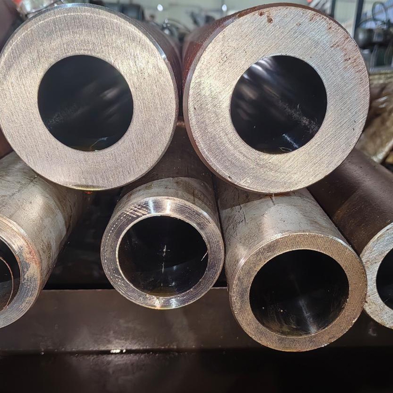 Hydraulic cylinder pipe