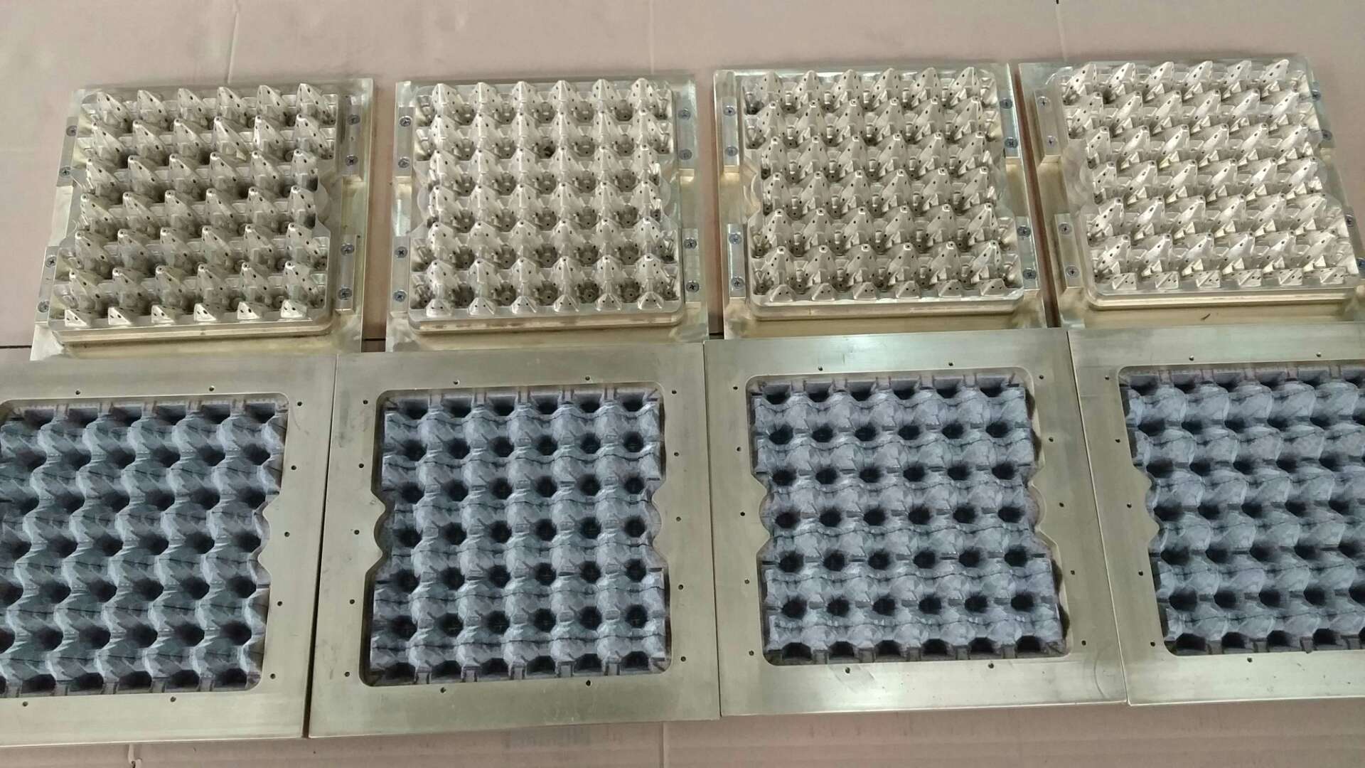 Comparaison du ROI des différents modèles de machines à alvéoles d'œufs à double rotation