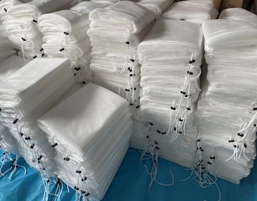 PP nonwoven plant protection cover with zipper and drawstring