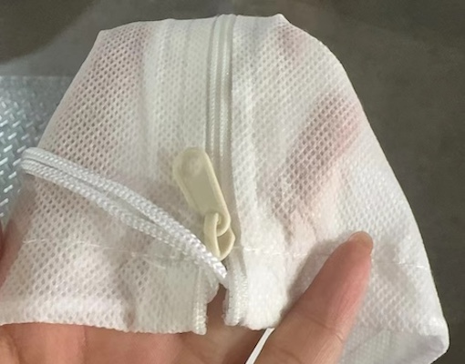 PP nonwoven plant protection cover with zipper and drawstring