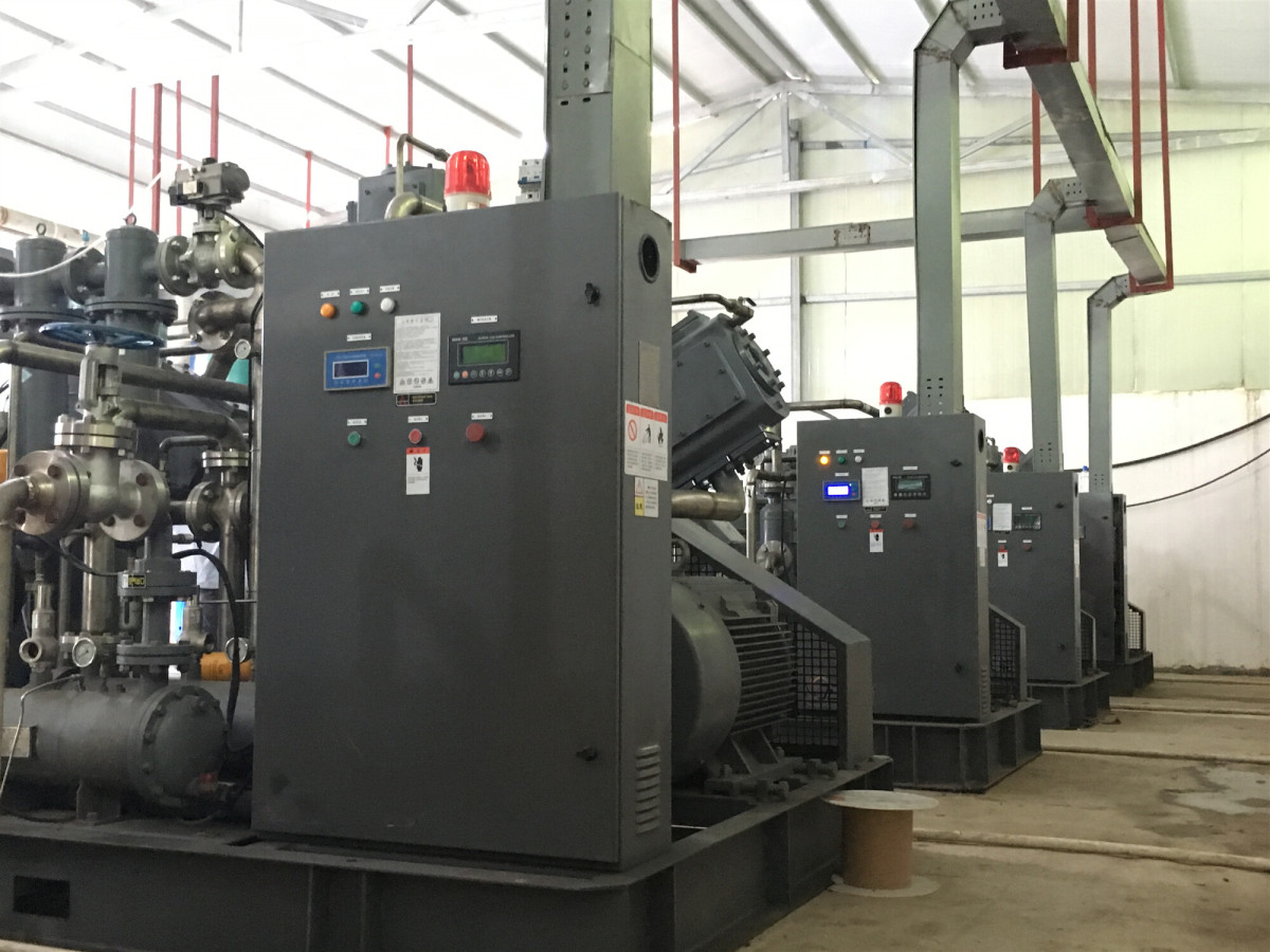 PET Bottle Blowing Air Compressor (9).jpg