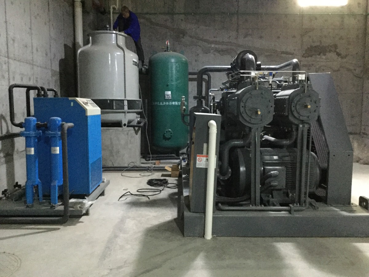 PET Bottle Blowing Air Compressor (7).jpg