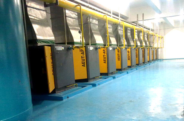 Screw compressor for textile industry.jpg Screw compressor for textile industry.jpg