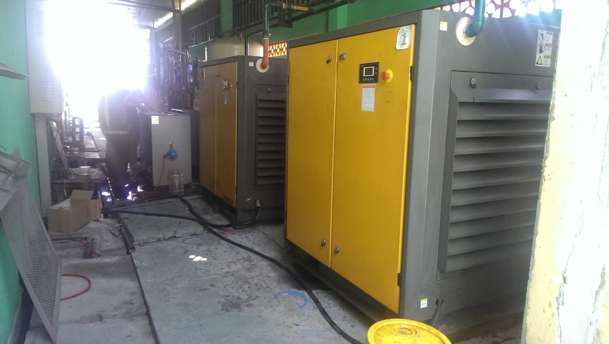 Industrial air compressor for CNC machining.jpg