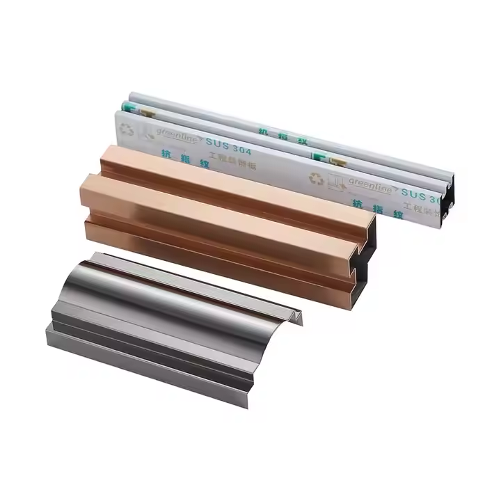 Customized Hot Sale Z Purlins Price 2mm Z Bar Steel Metal Furring Farm Construction Steel Roof in Stock