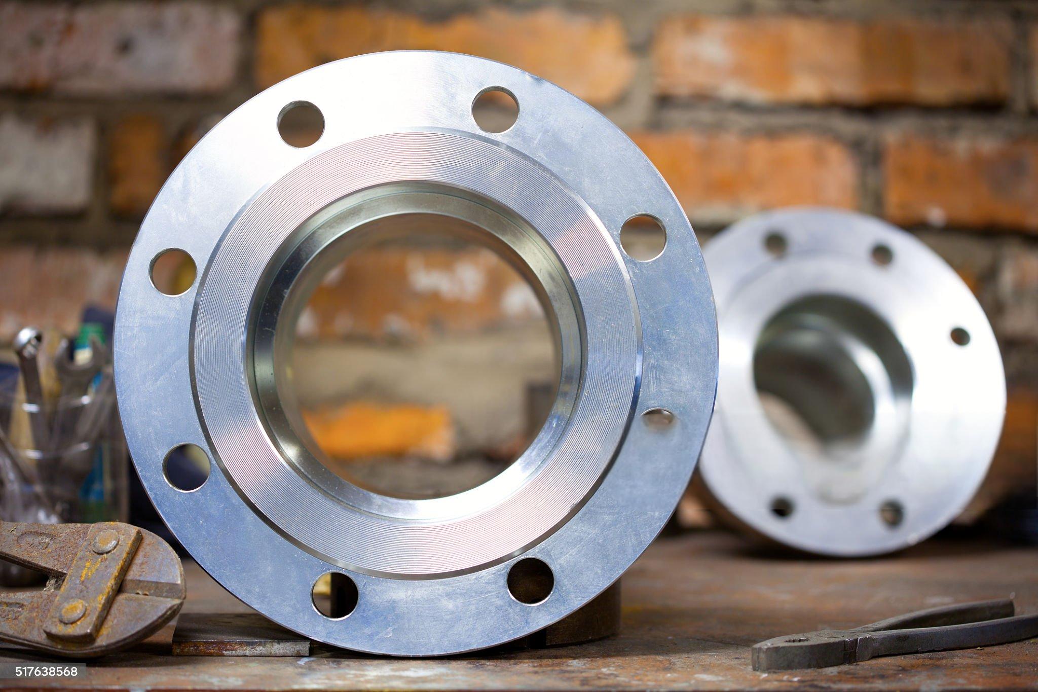 What should be paid attention to in the production process of flange
