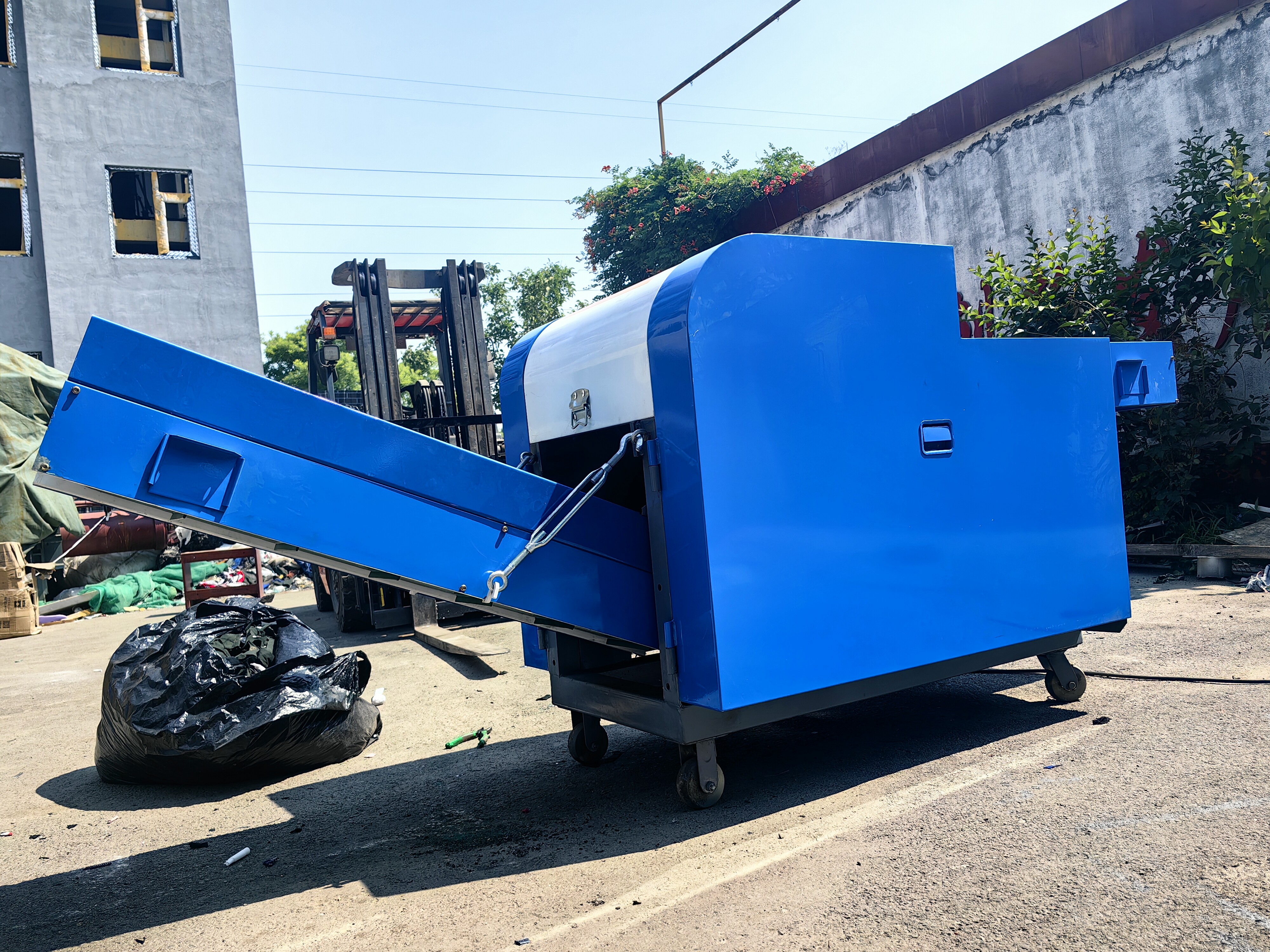 【Book Shredder/Book Destruction Machine】—A High-Efficiency, Safe, and Confidential Paper Document Processing Solution