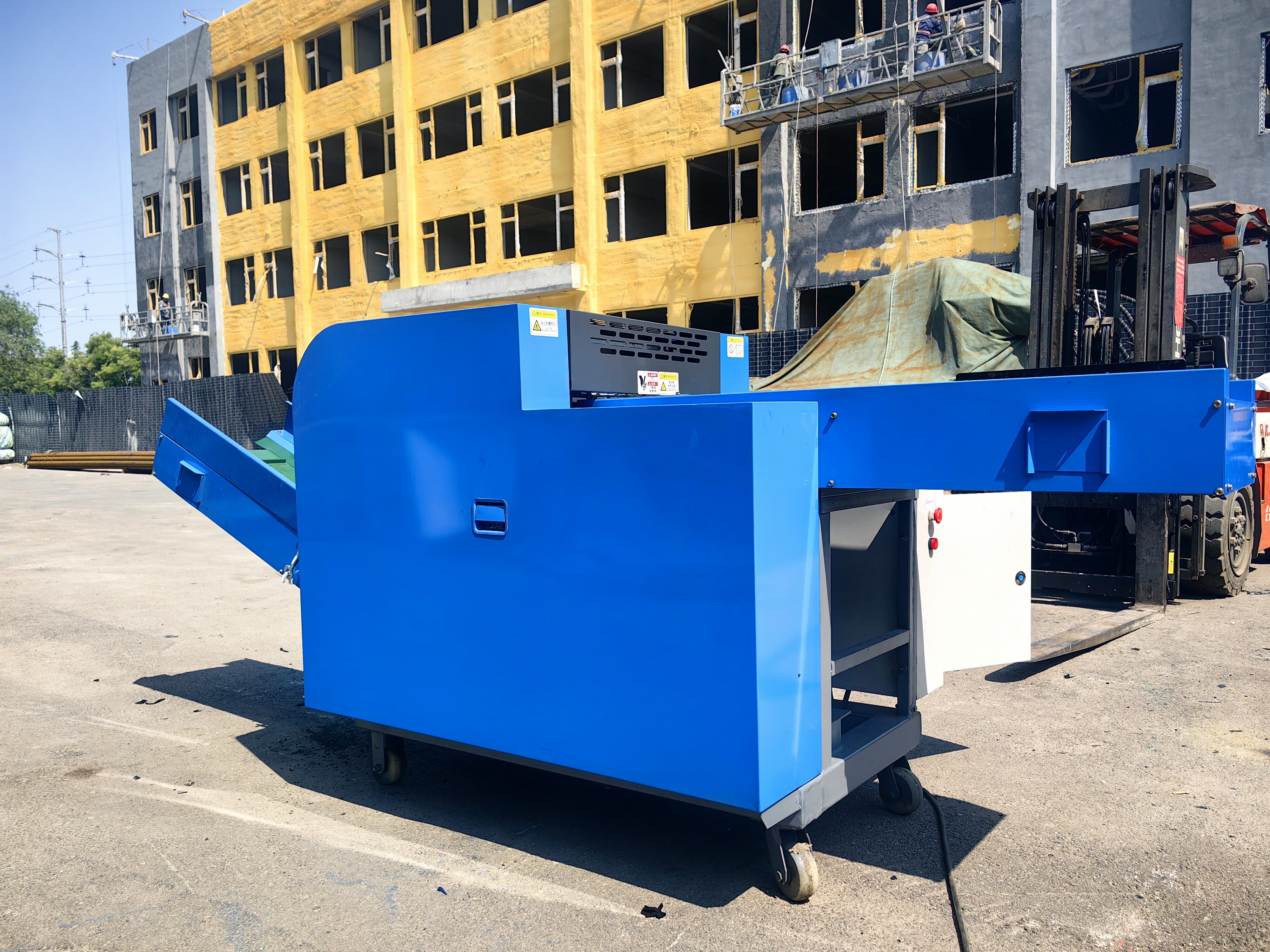 Specialized crushing equipment designed for the treatment and recycling of various diaper waste (disposable diapers, nursing pads, etc.)