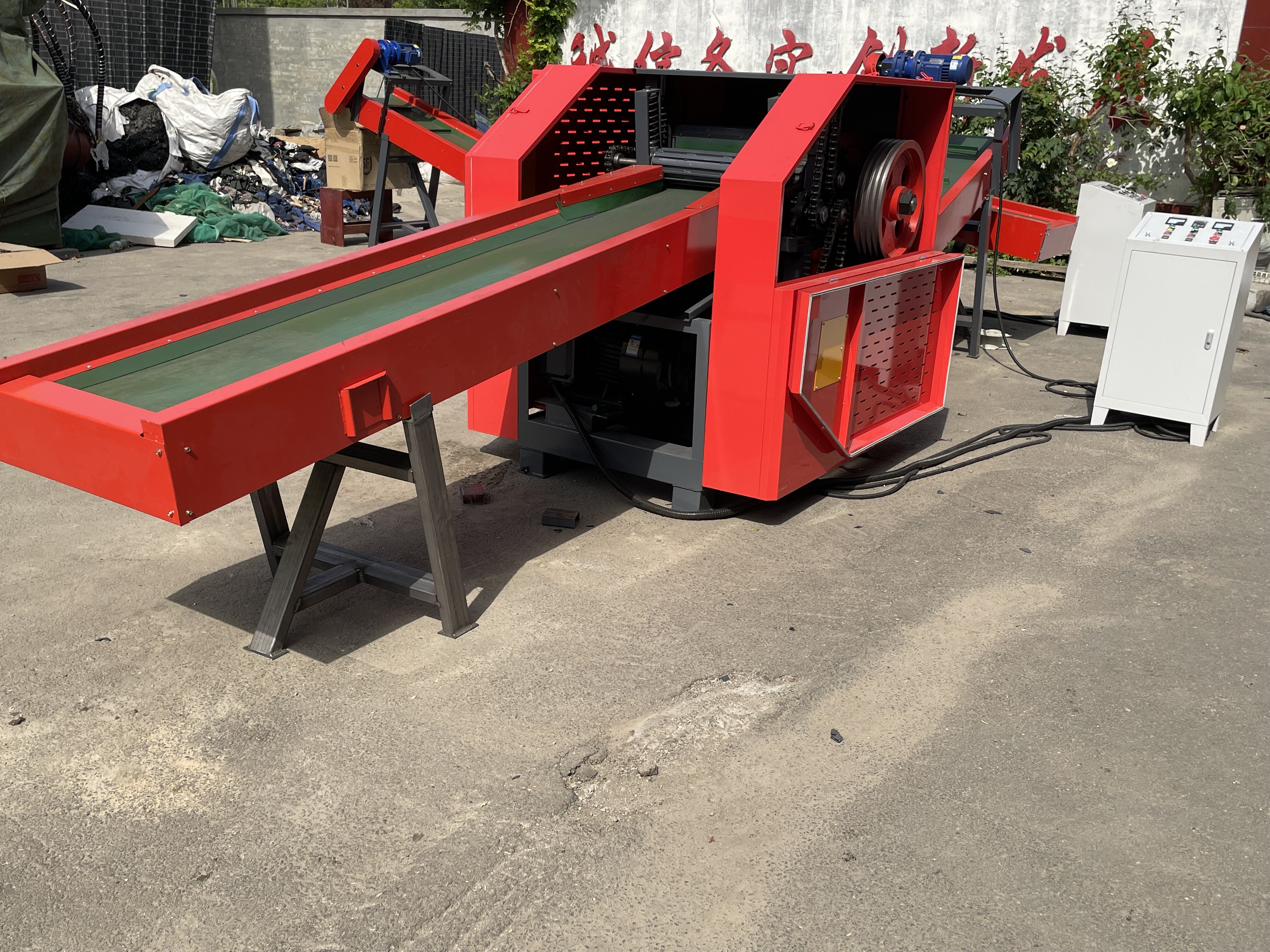 Manufacturer direct sales of foam PU crusher, EVA sole crusher Shoe destroying machine