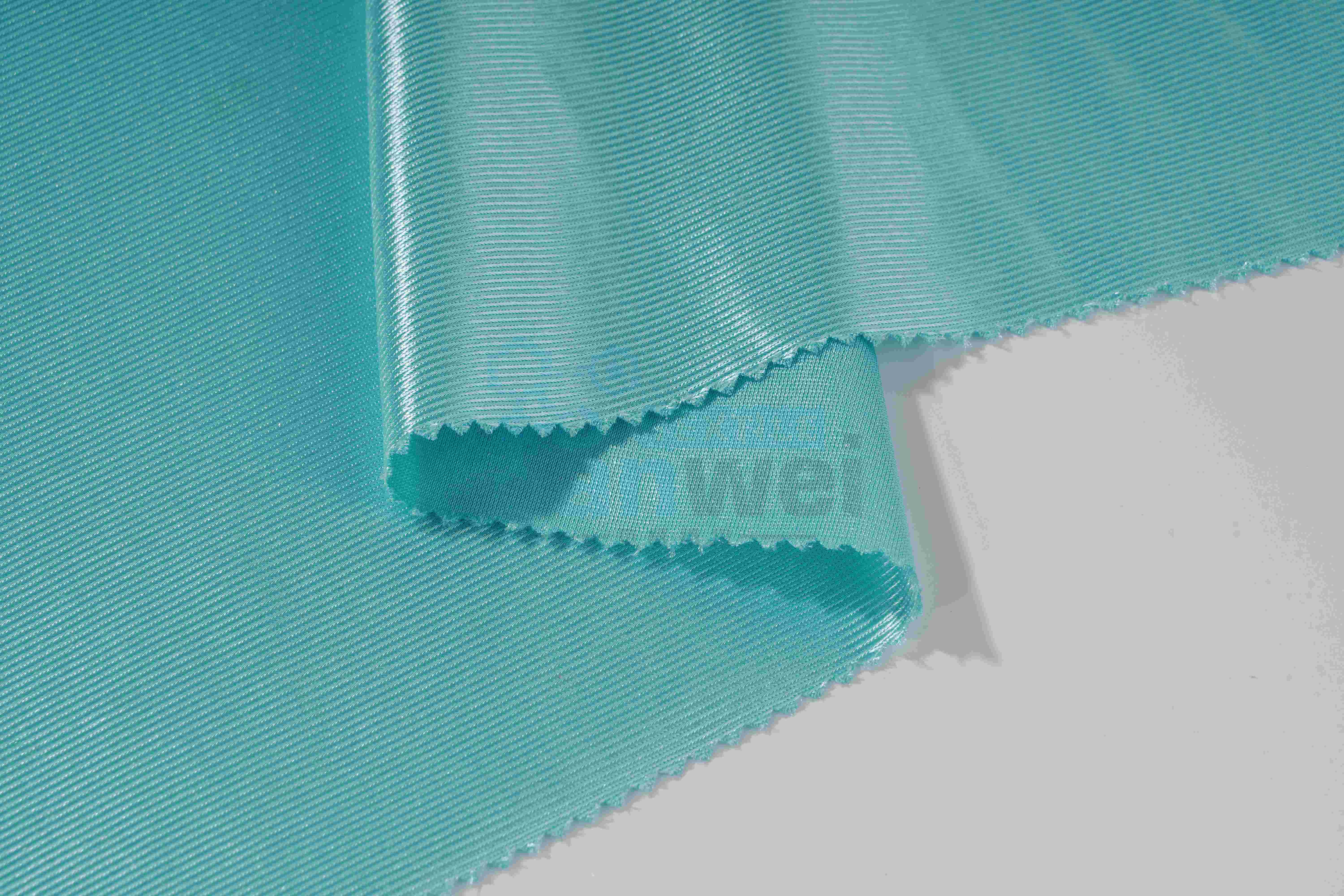 Lustrous plain cloth