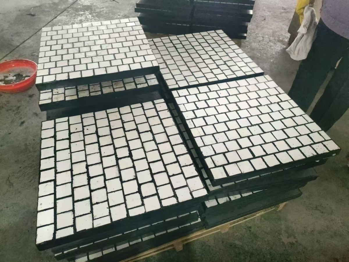 af3a71b984bd111529b0a98c2160031.jpg Ceramic Rubber-Steel Composite Liner (Three-in-One)
