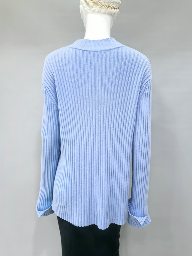 Knitted pullover short style (fashionable)