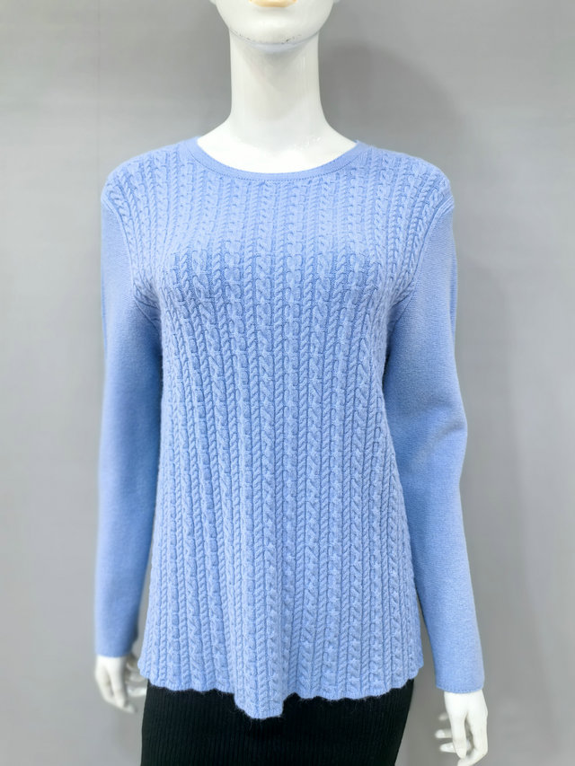 Knitted pullover short style (fashionable)