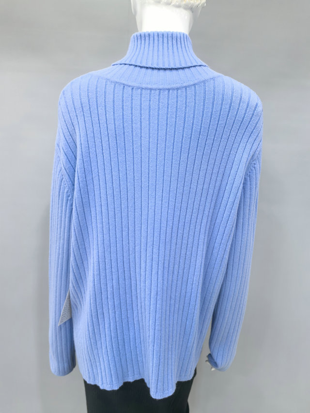 Knitted pullover short style (fashionable)