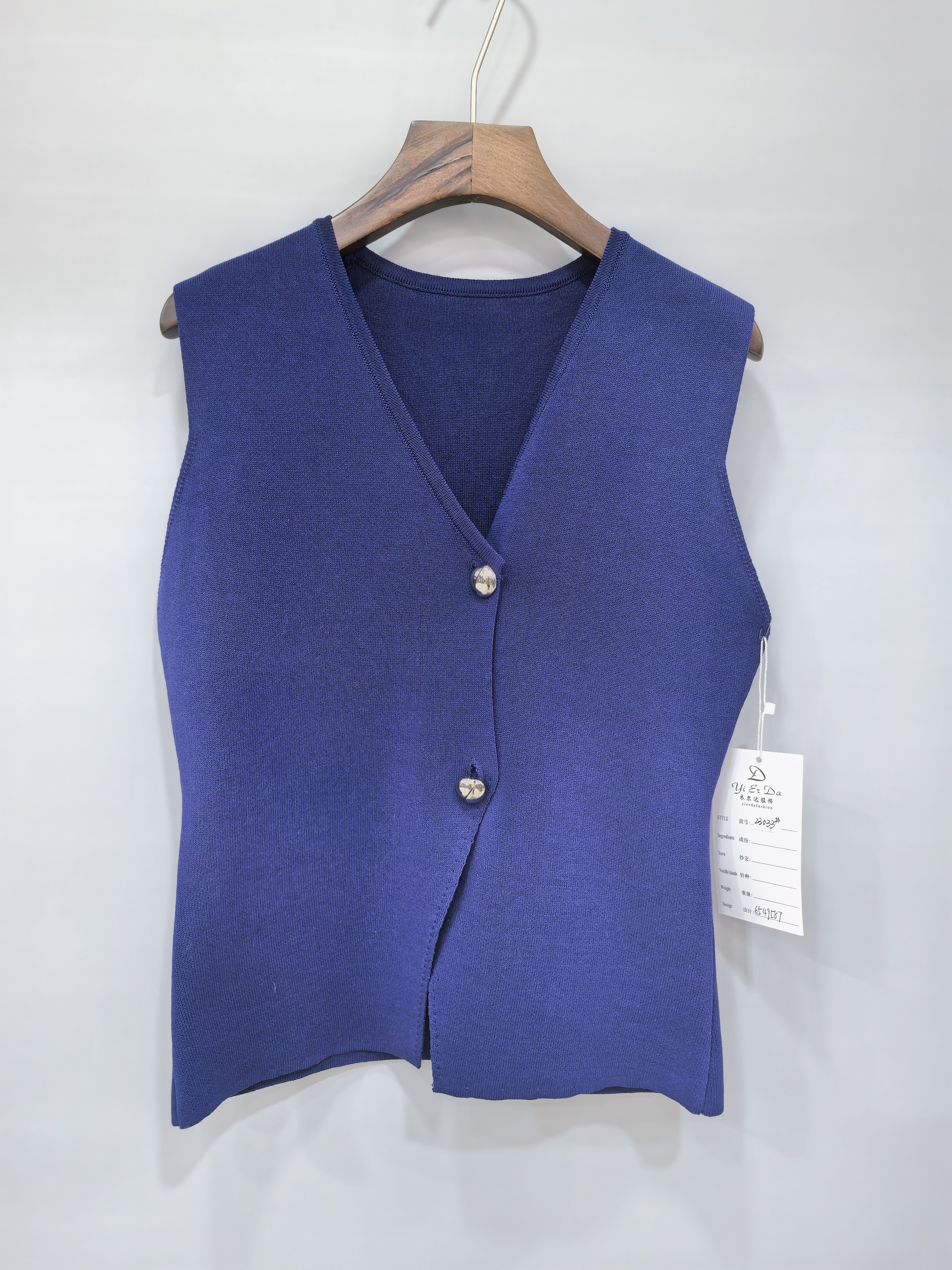 Knitted sweater vest