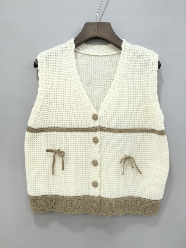 Knitted sweater vest