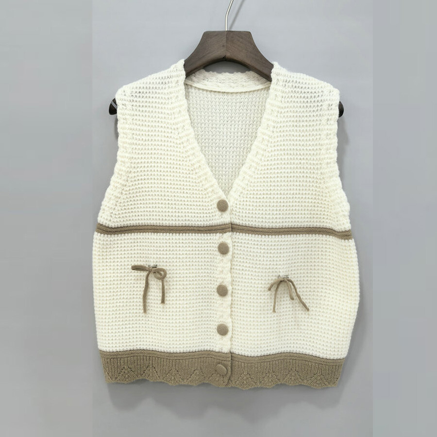 Knitted sweater vest