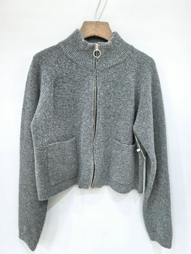 Knitted short cardigan