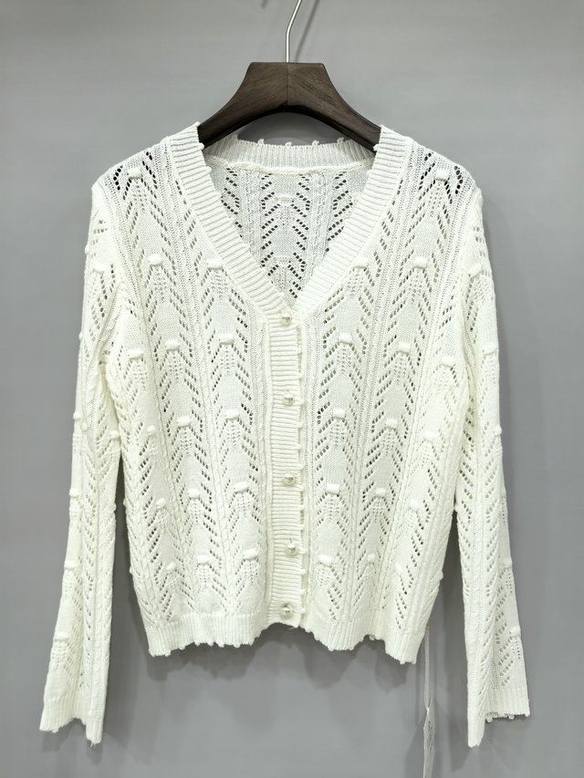 Knitted short cardigan
