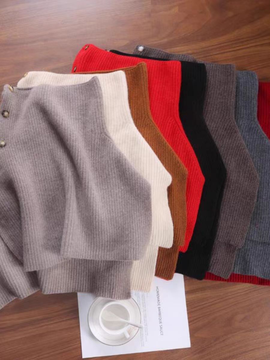 Women's Knitted Neck