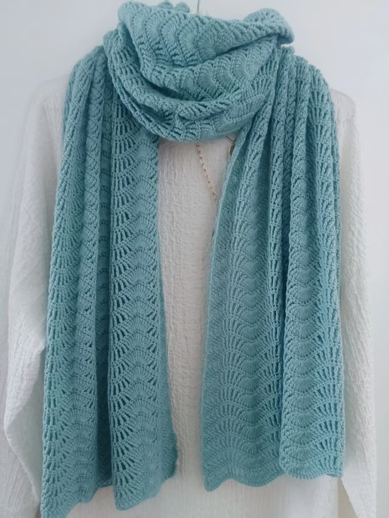 Ladies' Knitted Hollow Scarf