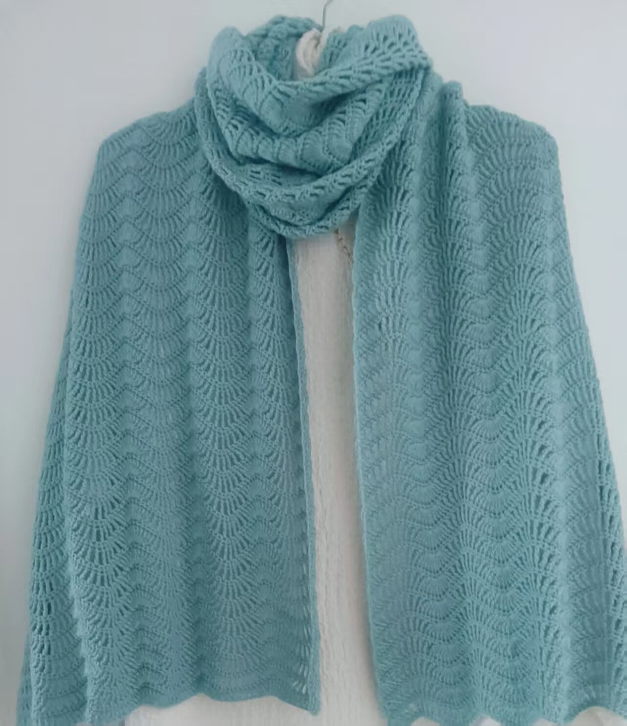 Ladies' Knitted Hollow Scarf