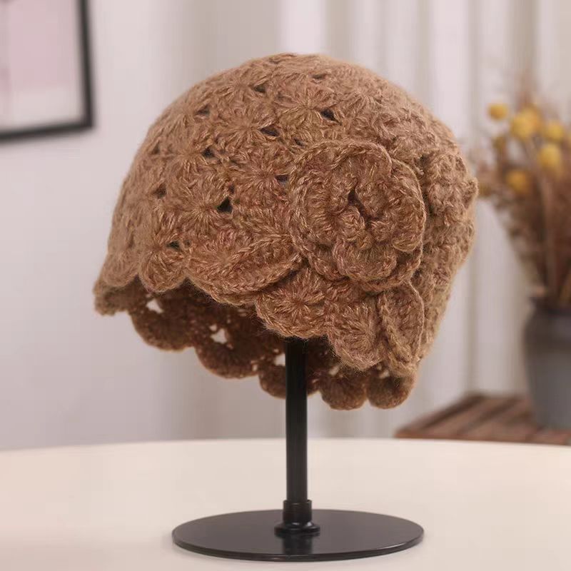 Ladies' autumn and winter knitted hats