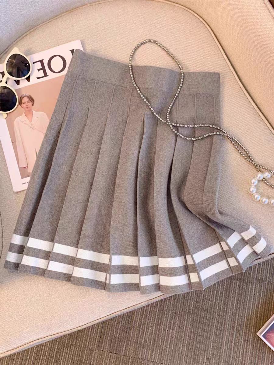 Short Knitted Skirt