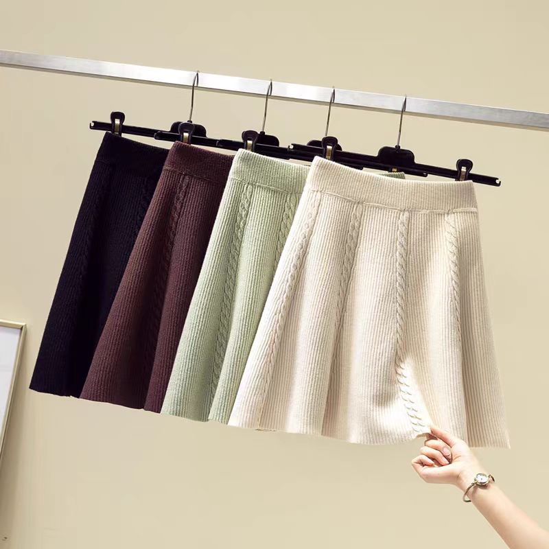 Short Knitted Skirt