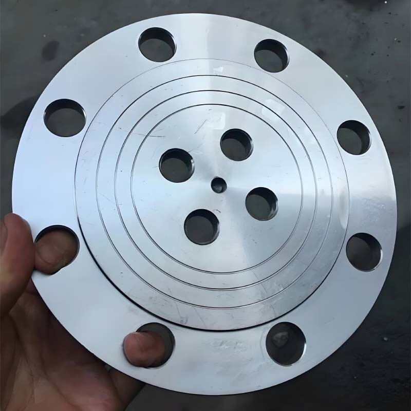 Profiled flange